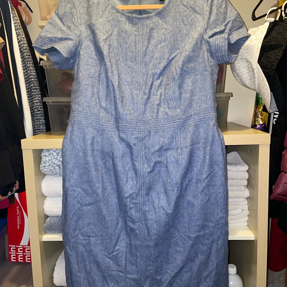 Banana Republic dress
Blue wool
Fully lined